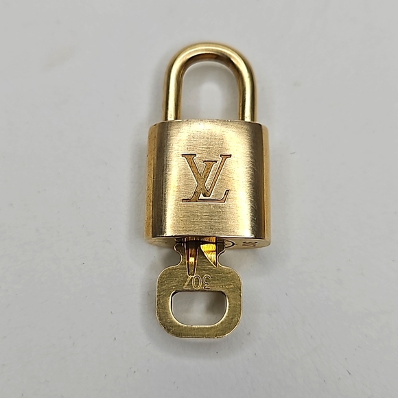 Authentic Louis Vuitton LV Monogram Lock & Key - Picture 3 of 16